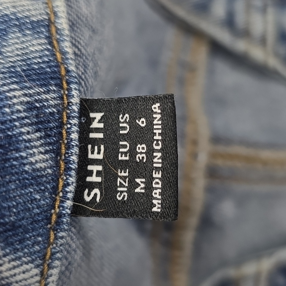 Shein Women's Juniors Blue Denim Cropped Jacket Buttons V-Neck Sz‎ M EUC - Picture 2 of 10